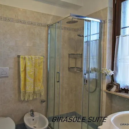 Girasole Elegante 2 Camere, Piscina