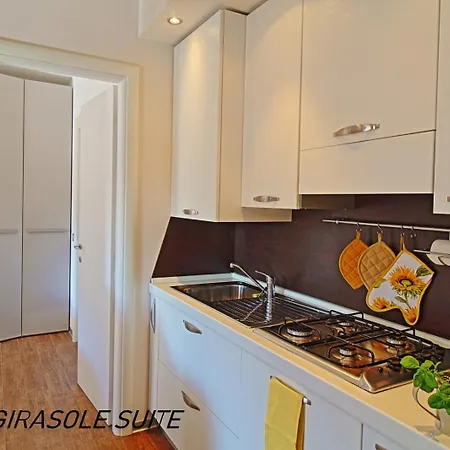 Apartment Girasole Elegante 2 Camere, Piscina *